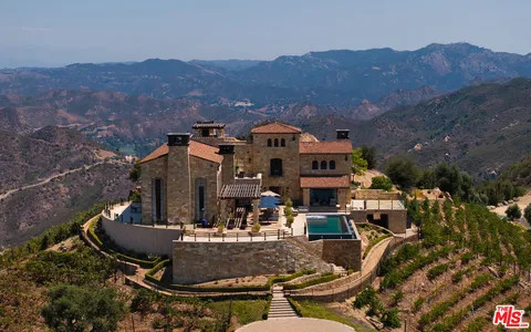 $21,000,000 | 340 Kanan Dume Road, Malibu, CA 90265