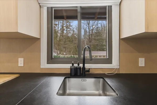 $979,000 | 41-43 Cranberry Hill Road, Winhall, VT 05340