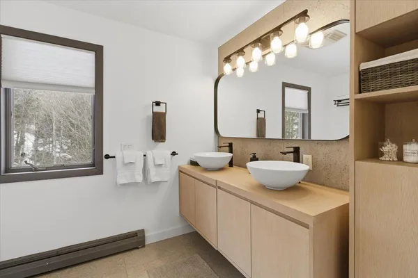 $979,000 | 41-43 Cranberry Hill Road, Winhall, VT 05340