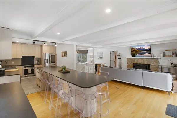 $979,000 | 41-43 Cranberry Hill Road, Winhall, VT 05340