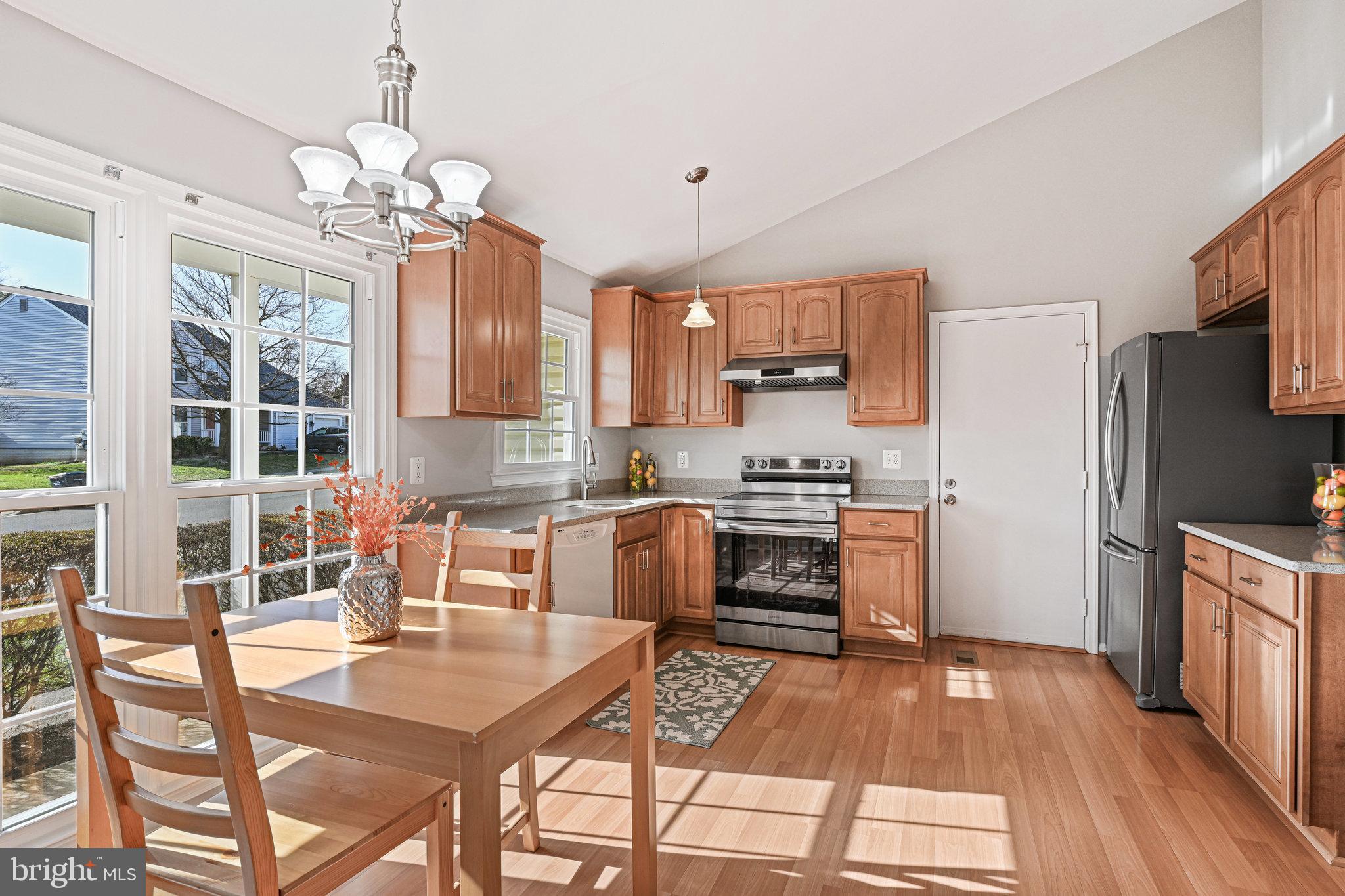 13386 Point Rider Lane Herndon, VA 20171 - Photo 5 of 40 Gallery Image 5