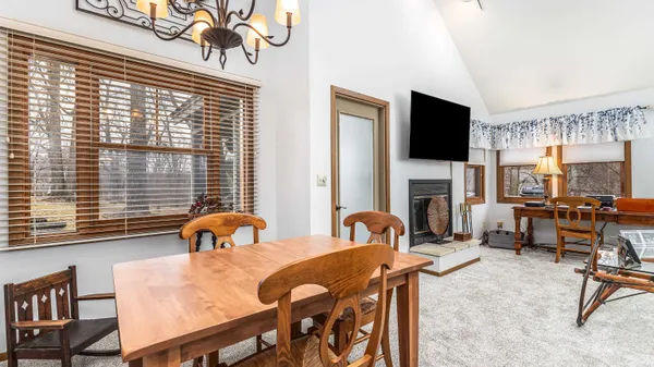 $299,900 | 63 Oak Glen Drive, Galena, IL 61036