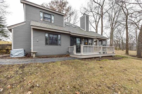 $299,900 | 63 Oak Glen Drive, Galena, IL 61036