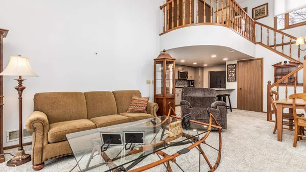 $299,900 | 63 Oak Glen Drive, Galena, IL 61036