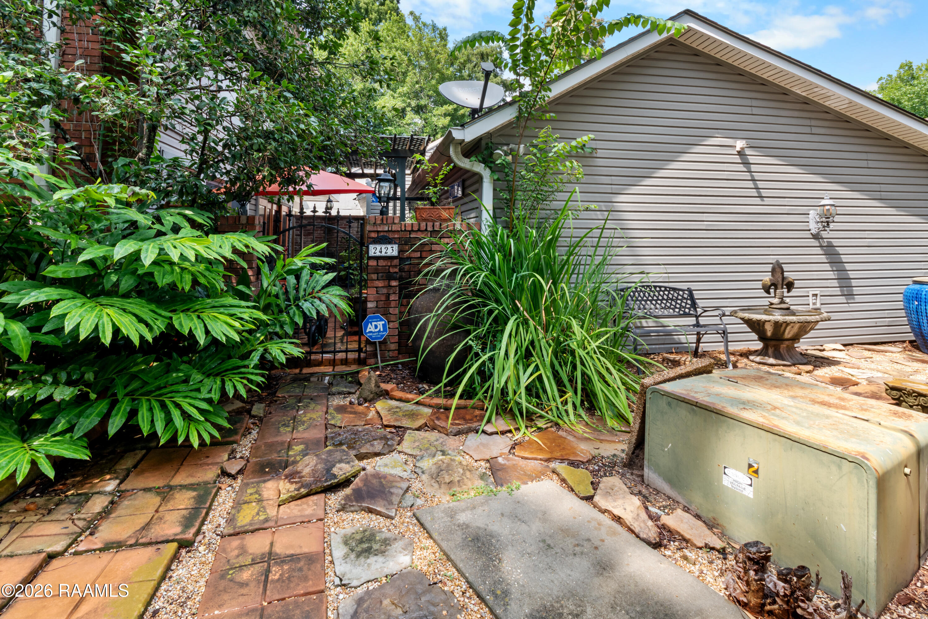 2423 Aubin Lane Baton Rouge, LA 70816 - Photo 21 of 28 DSC_0109