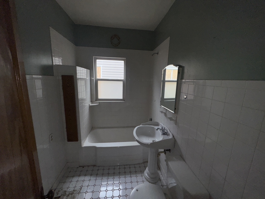 Undisclosed Address Chicago, IL 60641 - Photo 4 of 15