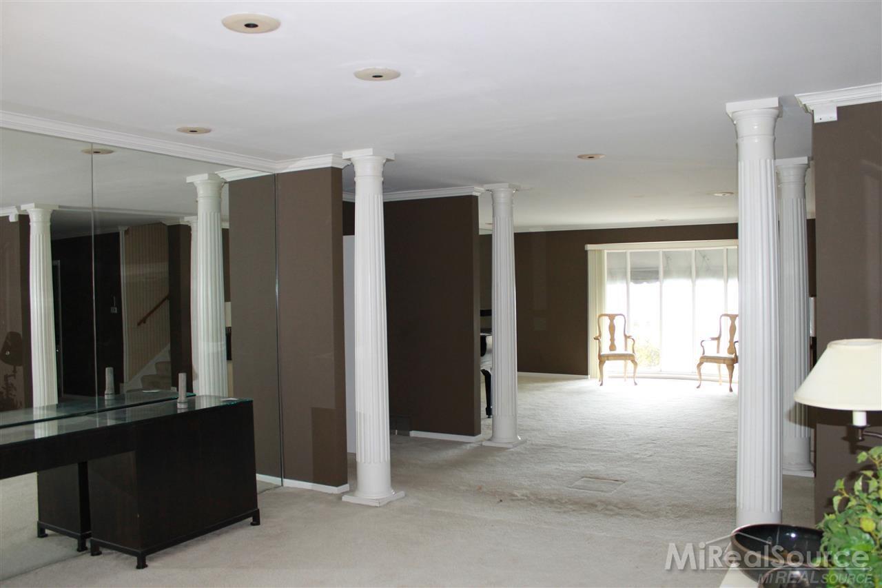 261 Lake Shore Road Grosse Pointe Farms, MI 48236 - Photo 15 of 26