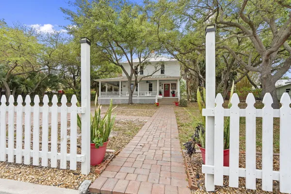 $1,100,000 | 419 North 2nd Street, Fort Pierce, FL 34950