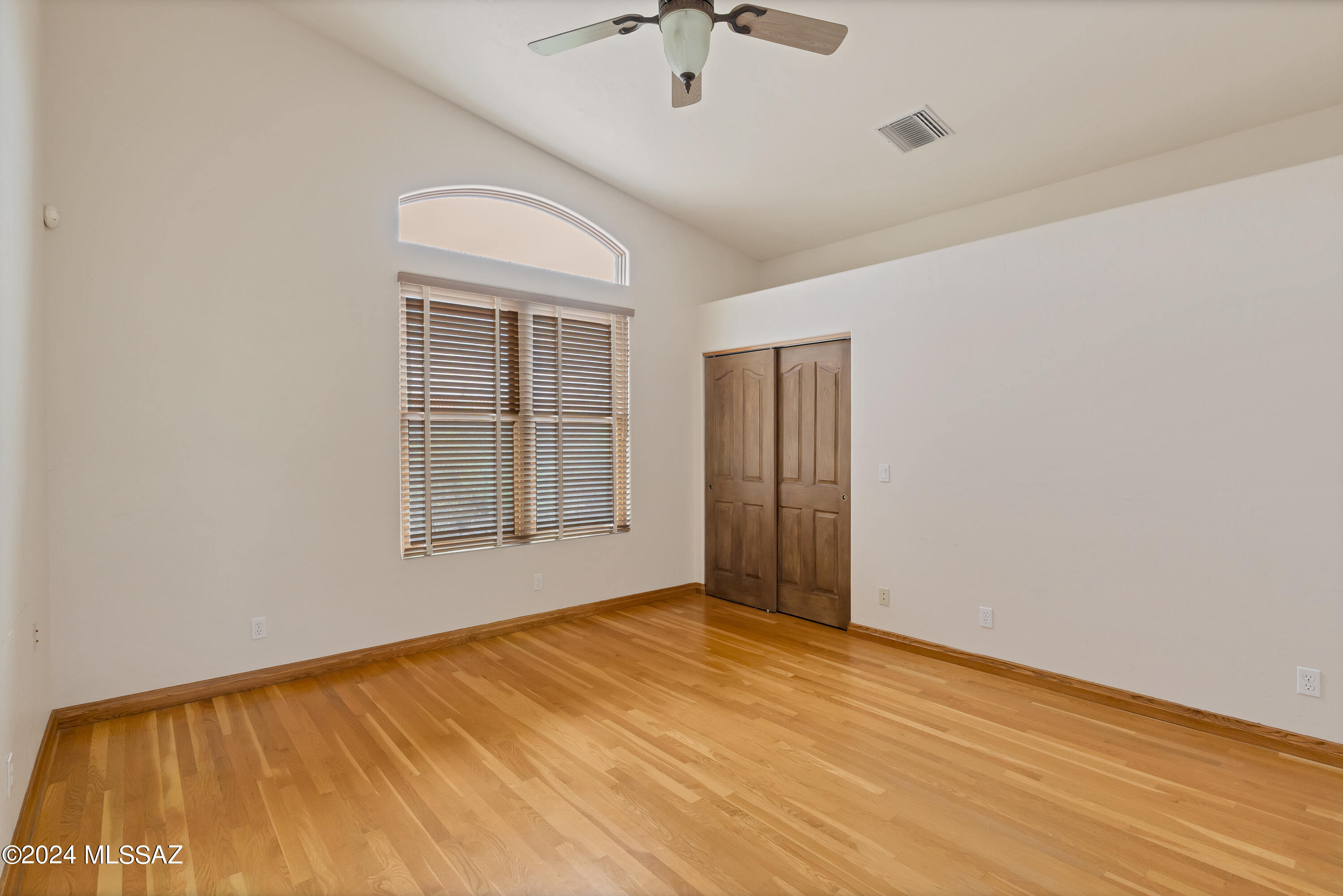4001 North Harrison Road Tucson, AZ 85749 - Photo 26 of 50 a view of an empty room with glass door