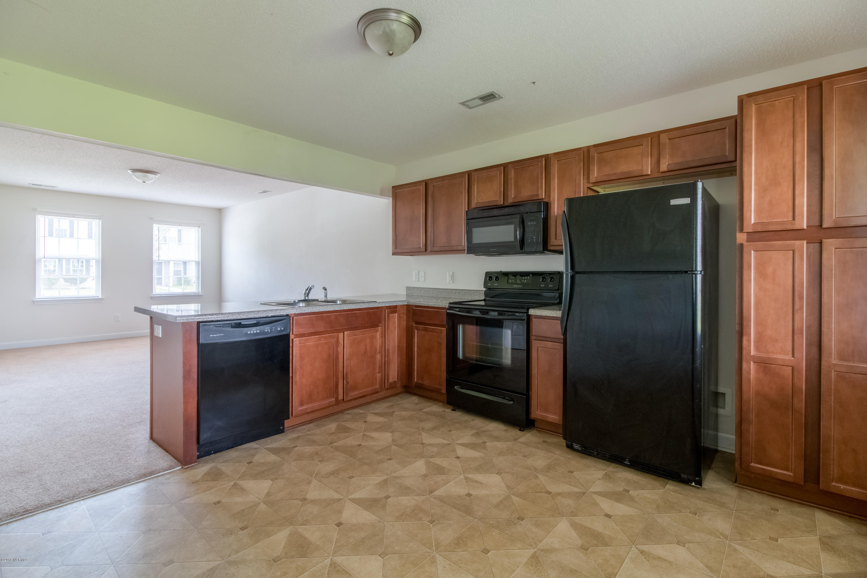 307-5 Burley Drive Hubert, NC 28539 - Photo 4 of 6 IMG_2613-HDR-10-10