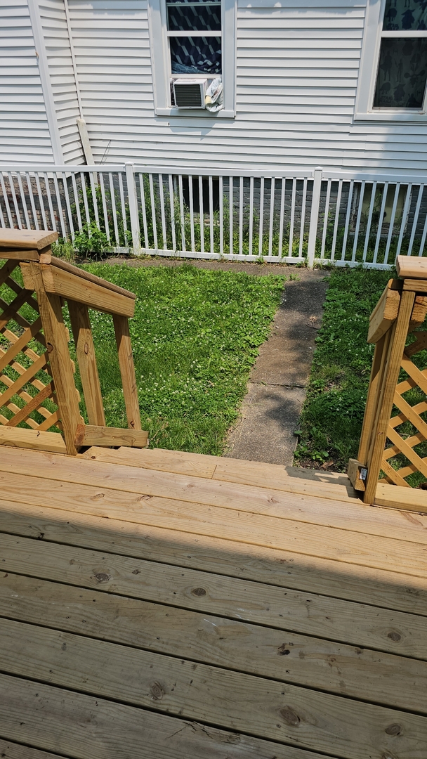 309 North Market Street Hoopeston, IL 60942 - Photo 16 of 45 a view of backyard with deck