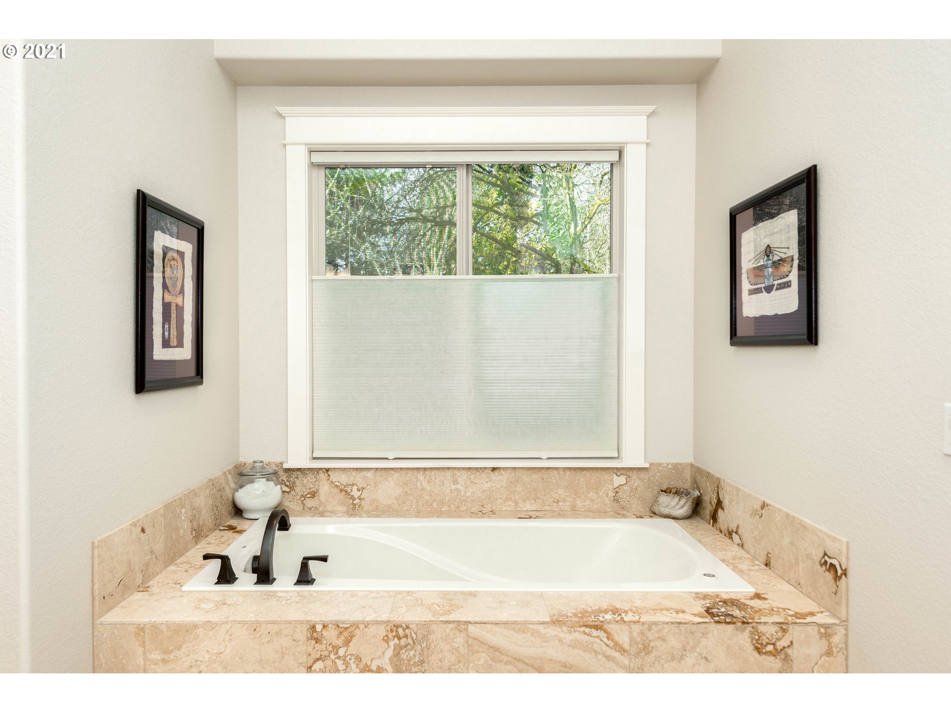 17884 Kelok Road Lake Oswego, OR 97034 - Photo 14 of 32 Gallery Image 14