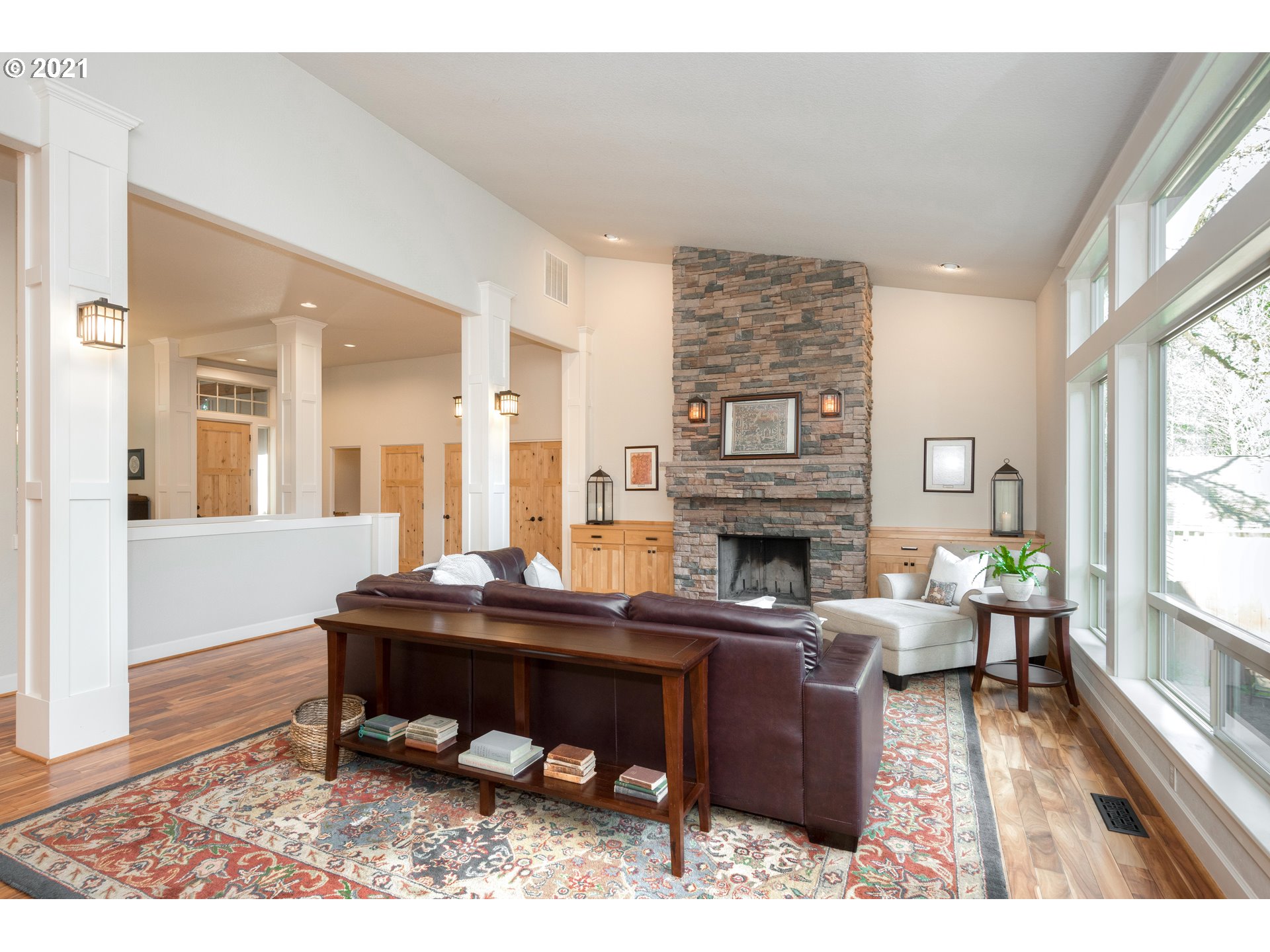 17884 Kelok Road Lake Oswego, OR 97034 - Photo 3 of 32 Gallery Image 3