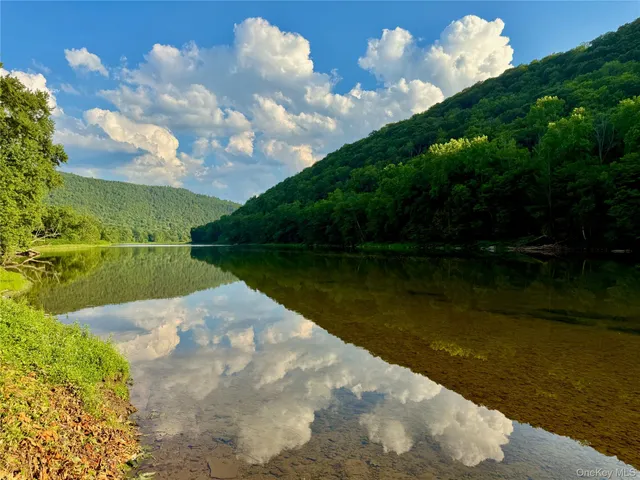 $899,000 | 222 Stockport Road, Hancock, NY 13783