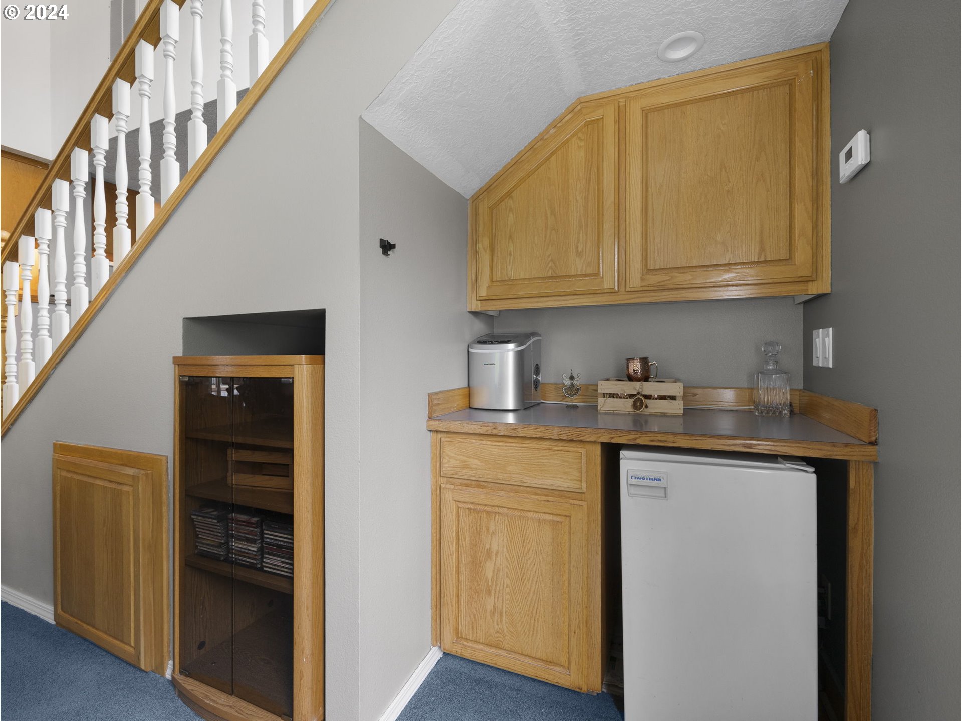 30252 Southeast Bluff Road Gresham, OR 97080 - Photo 14 of 43 Wet Bar