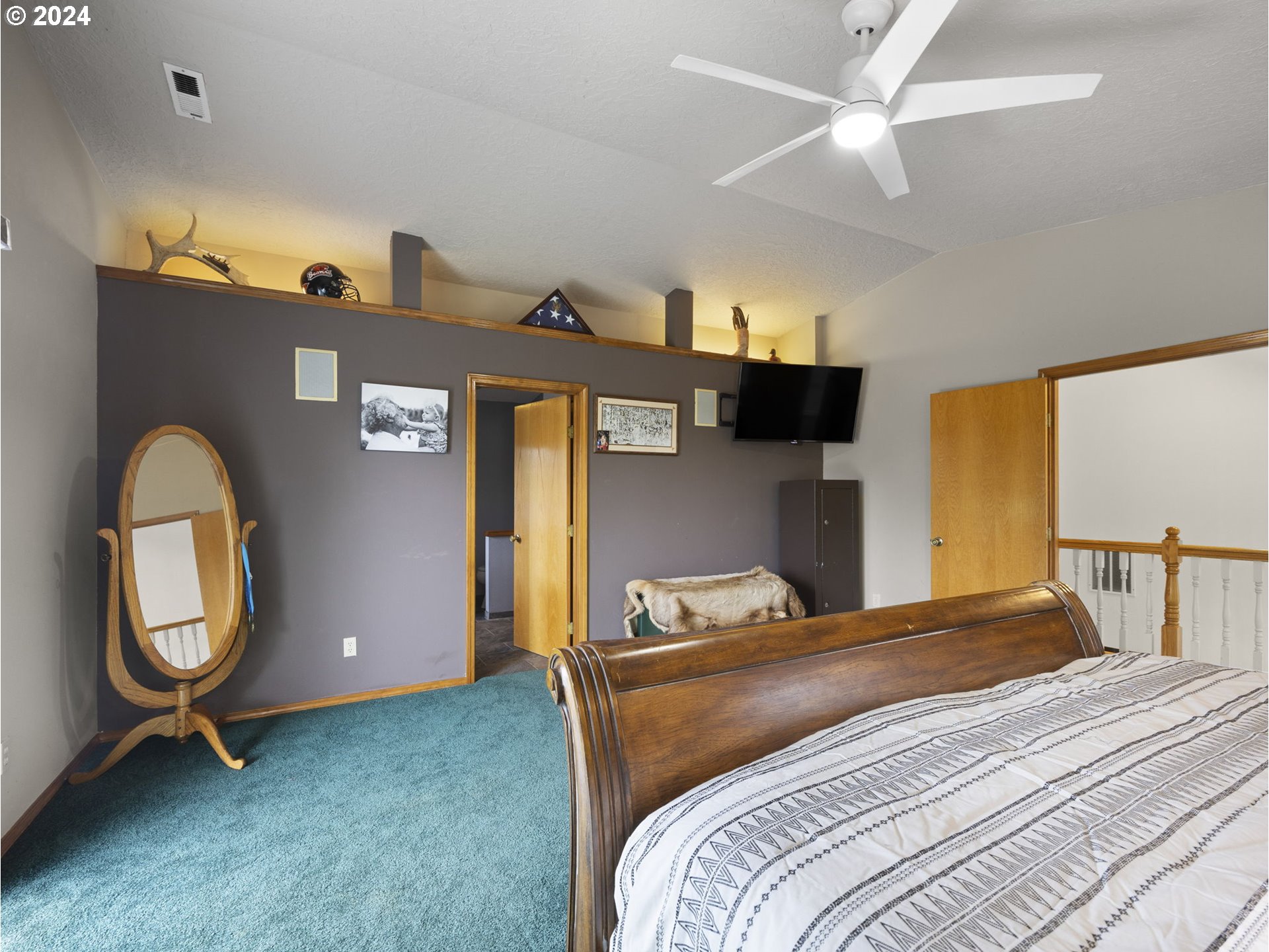 30252 Southeast Bluff Road Gresham, OR 97080 - Photo 18 of 43 Primary Bedroom