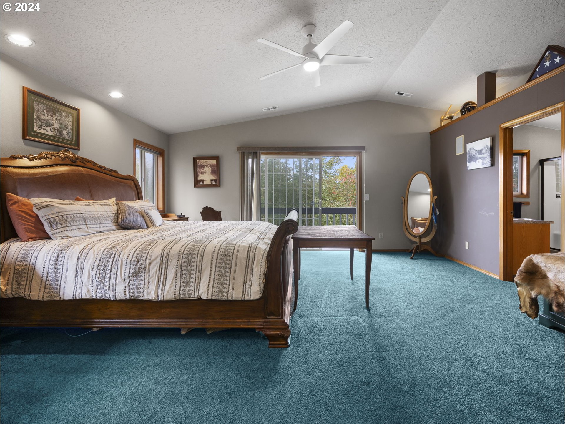 30252 Southeast Bluff Road Gresham, OR 97080 - Photo 19 of 43 Primary Bedroom