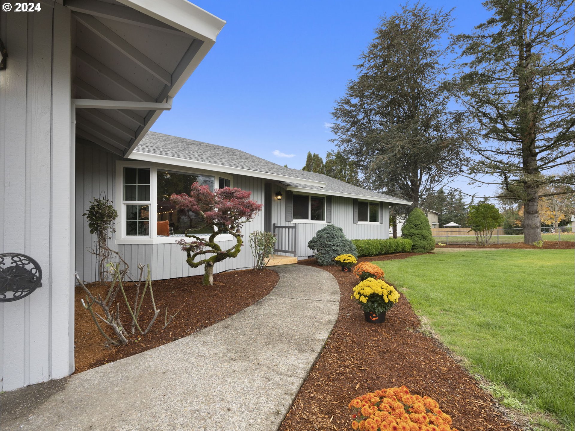 30252 Southeast Bluff Road Gresham, OR 97080 - Photo 2 of 43