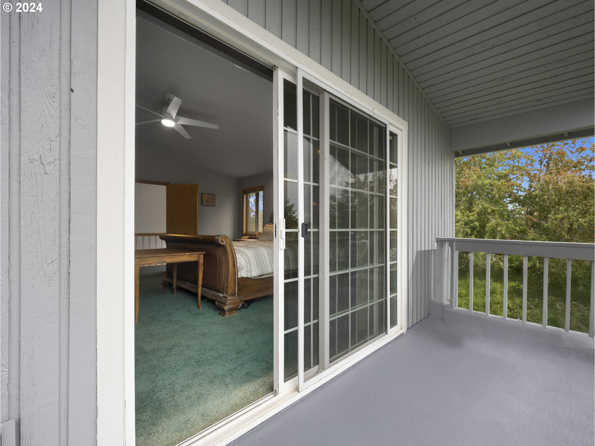 30252 Southeast Bluff Road Gresham, OR 97080 - Photo 20 of 43 Owner's Suite Bedroom