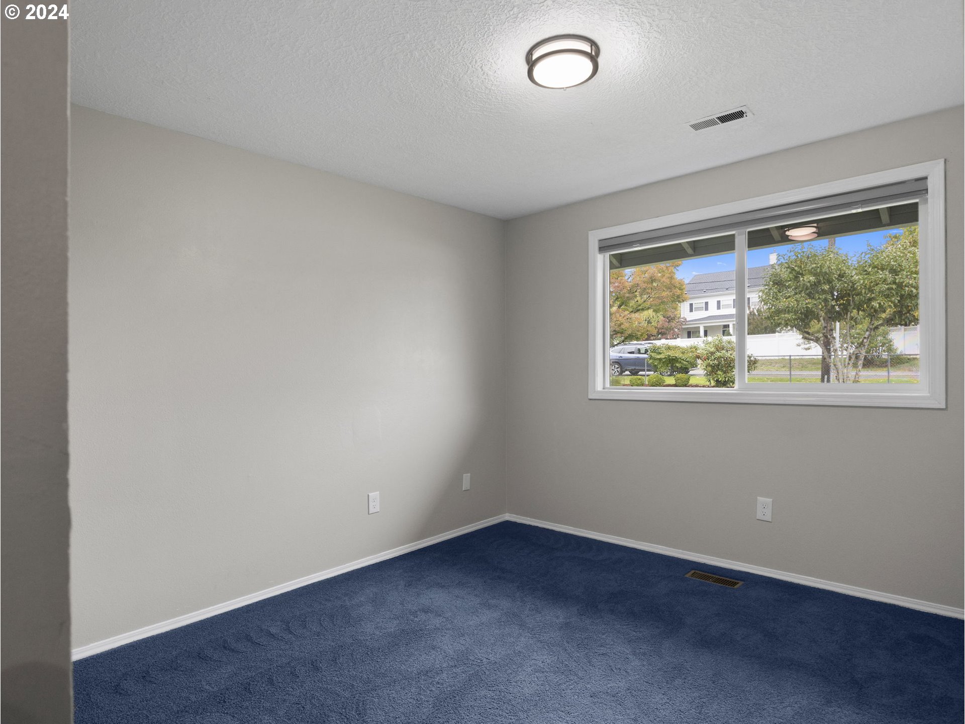 30252 Southeast Bluff Road Gresham, OR 97080 - Photo 27 of 43 Bedroom