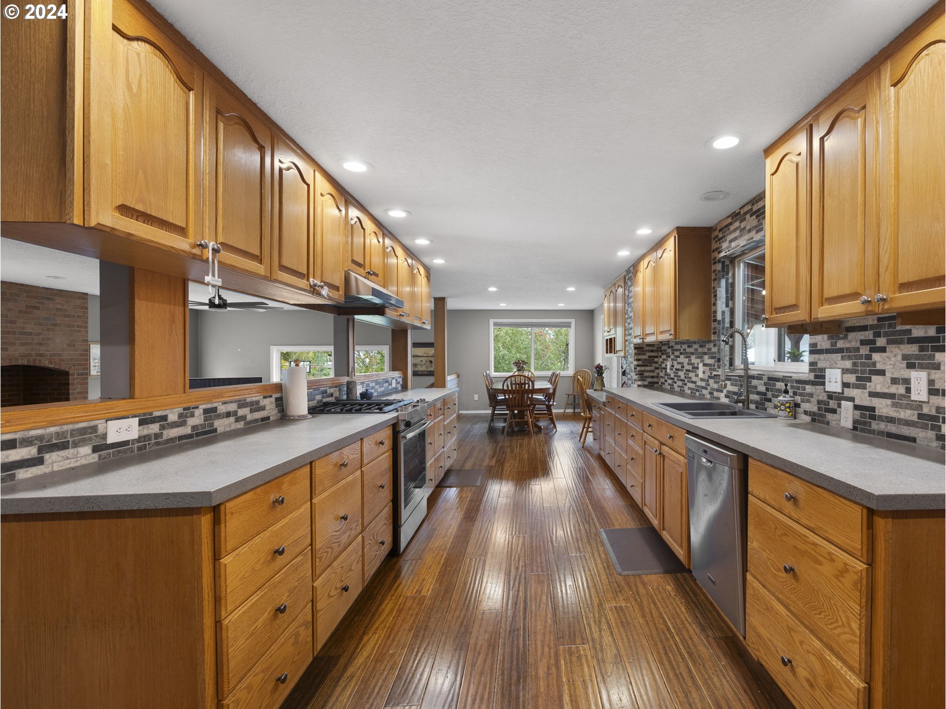 30252 Southeast Bluff Road Gresham, OR 97080 - Photo 7 of 43 Kitchen