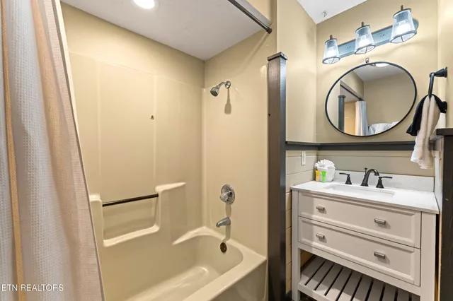 $749,950 | 1634 Spruce Drive, Sevierville, TN 37876