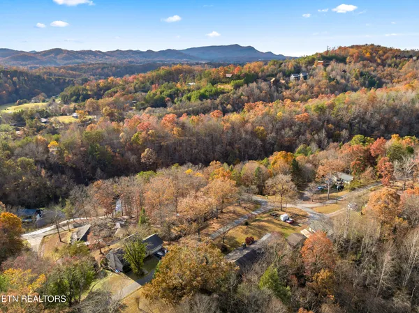 $699,950 | 1634 Spruce Drive, Sevierville, TN 37876
