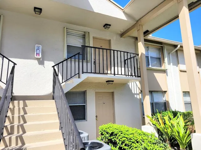 $215,000 | 3105 Southeast Aster Lane, Unit 1806, Stuart, FL 34994