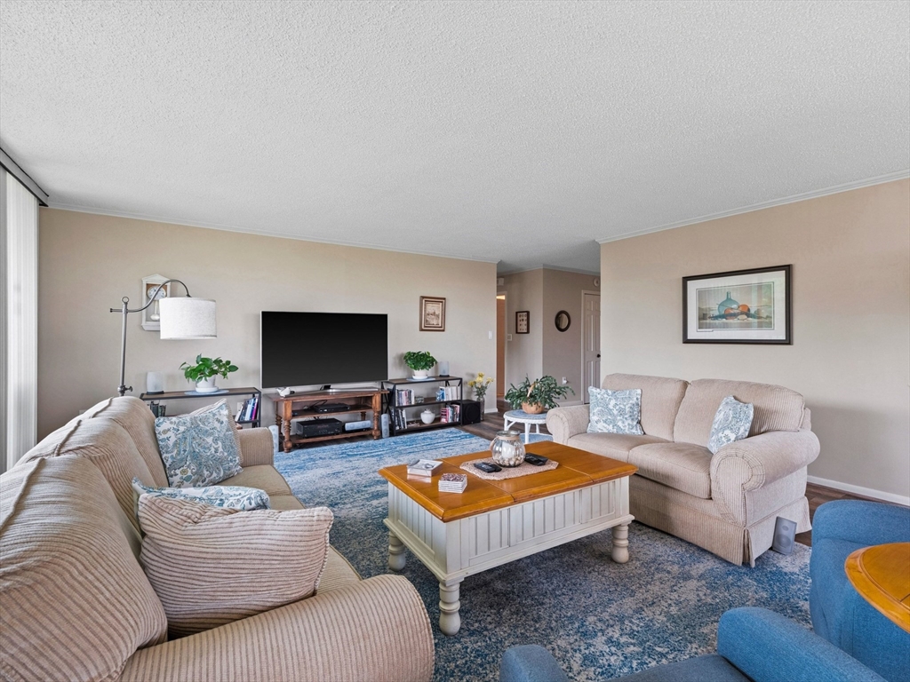 40 Village Road, Unit 709 Middleton, MA 01949 - Photo 9 of 42