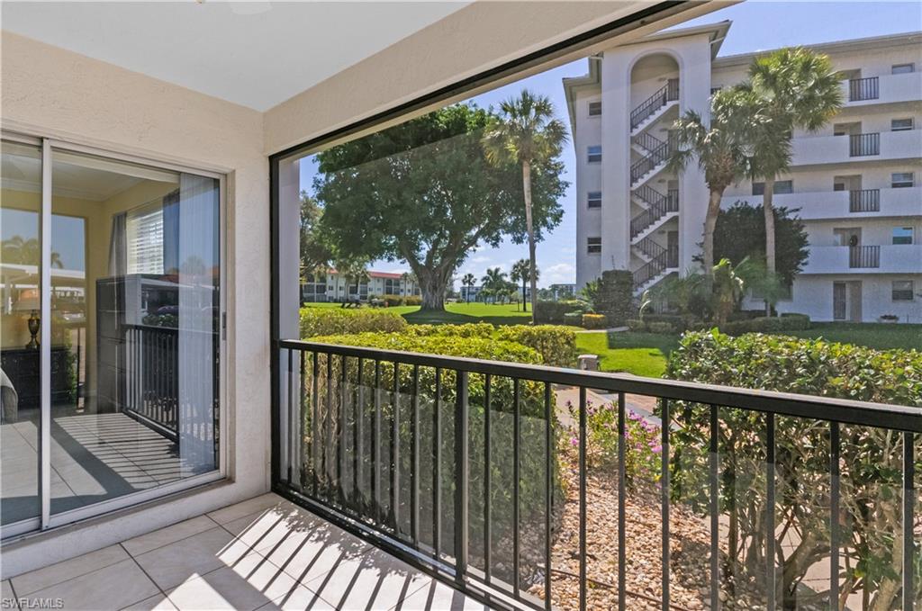 5 High Point Circle West, Unit 104 Naples, FL 34103 - Photo 6 of 40
