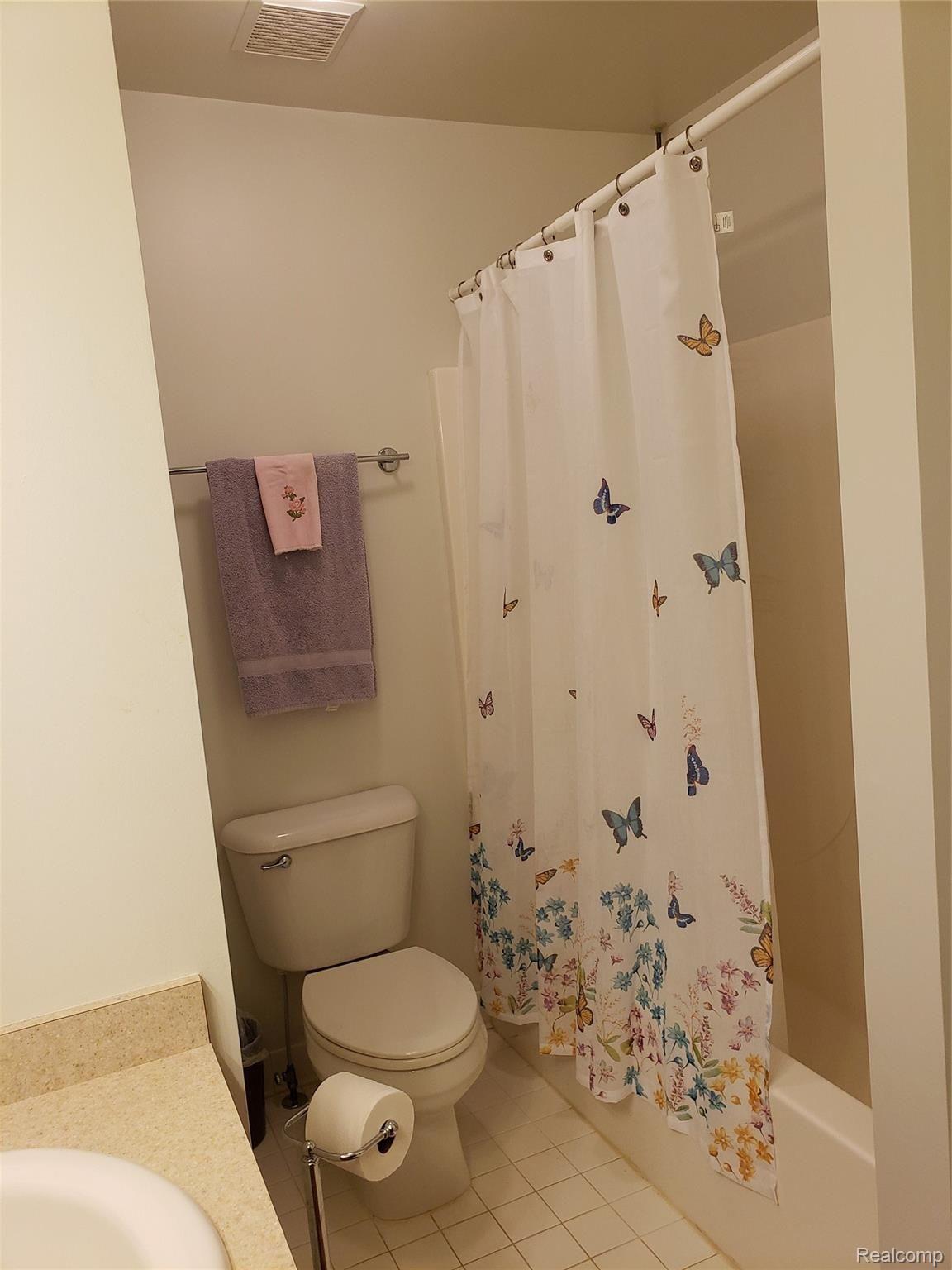 575 Ridge Point Drive Dundee, MI 48131 - Photo 34 of 64 20200819_183232.jpg