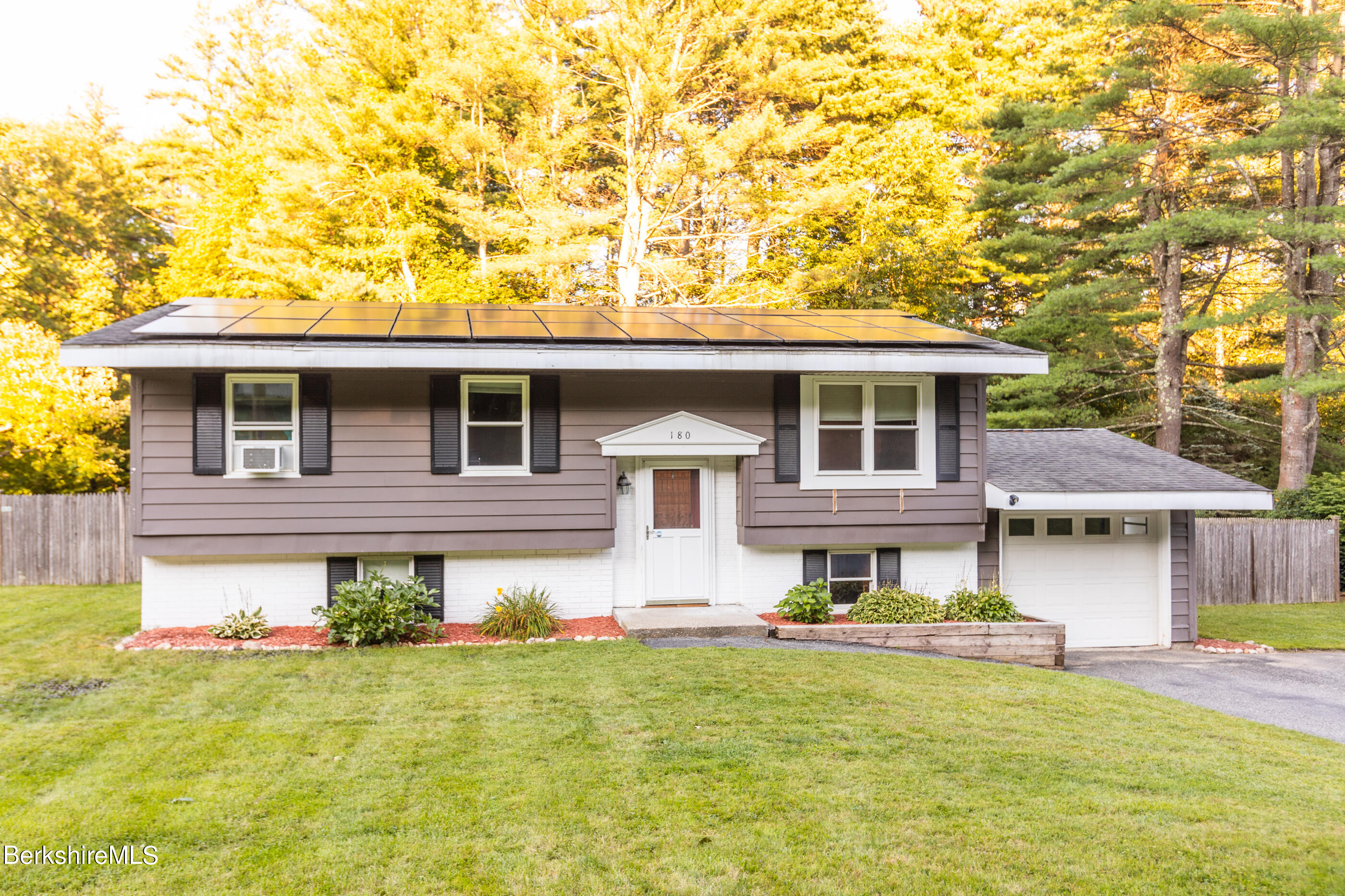 180 Partridge Road Pittsfield, MA 01201 - Photo 1 of 39 image-82