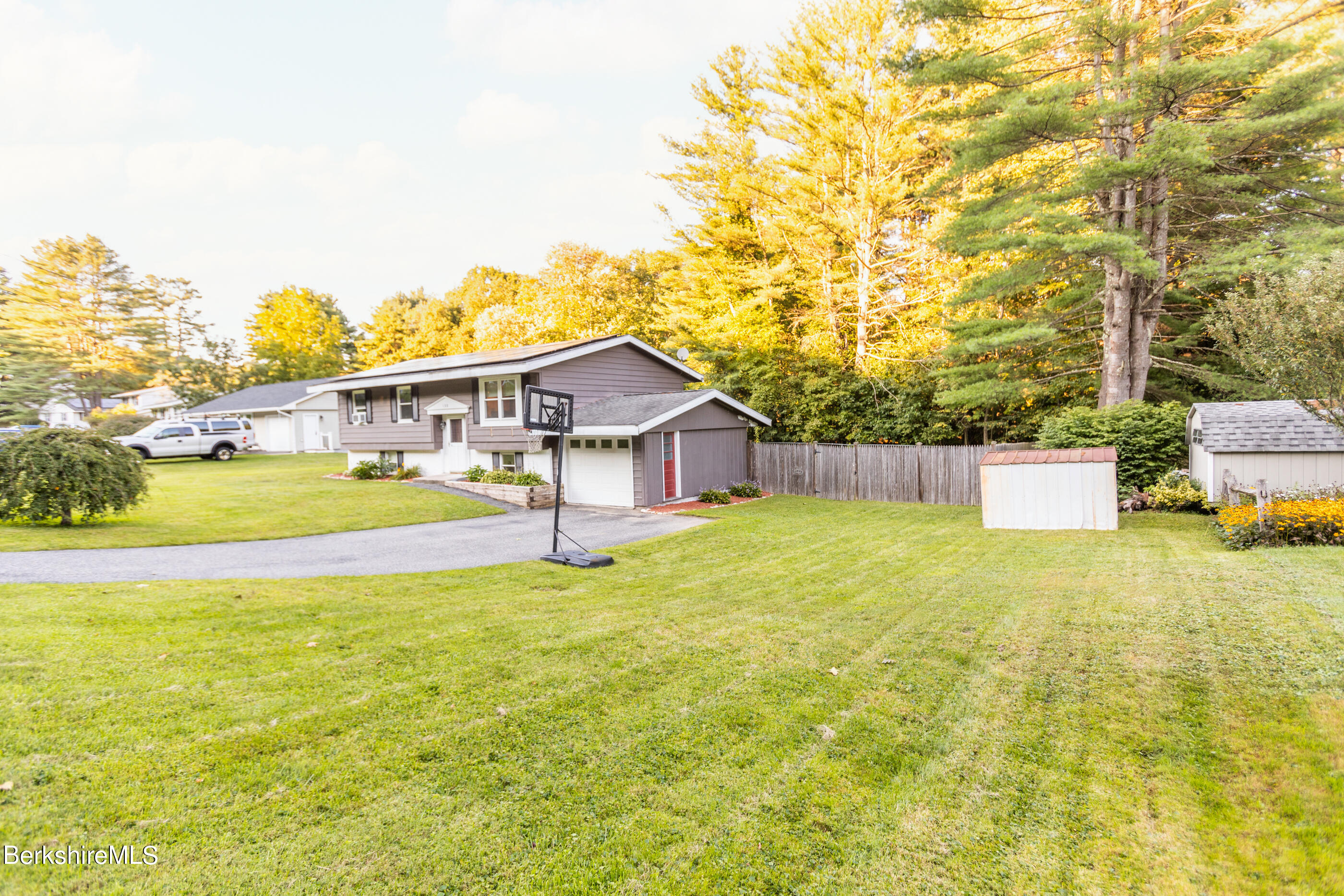 180 Partridge Road Pittsfield, MA 01201 - Photo 3 of 39 image-84