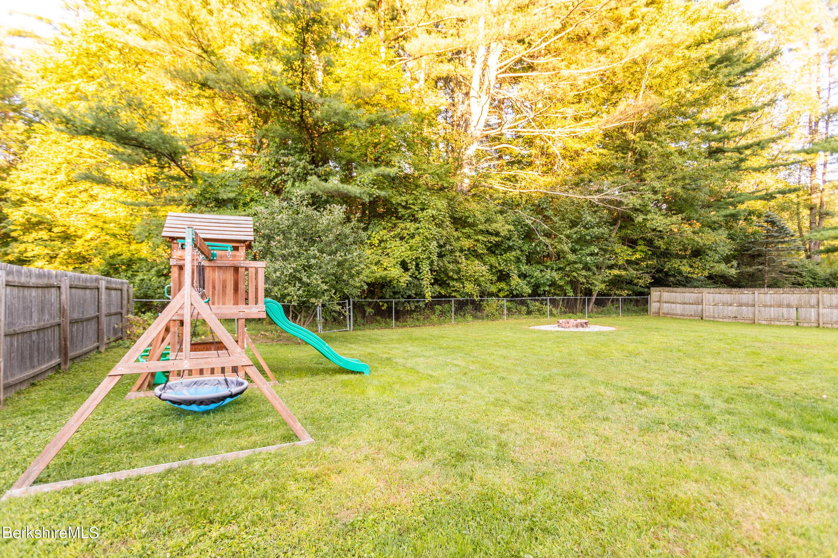 180 Partridge Road Pittsfield, MA 01201 - Photo 36 of 39 image-89