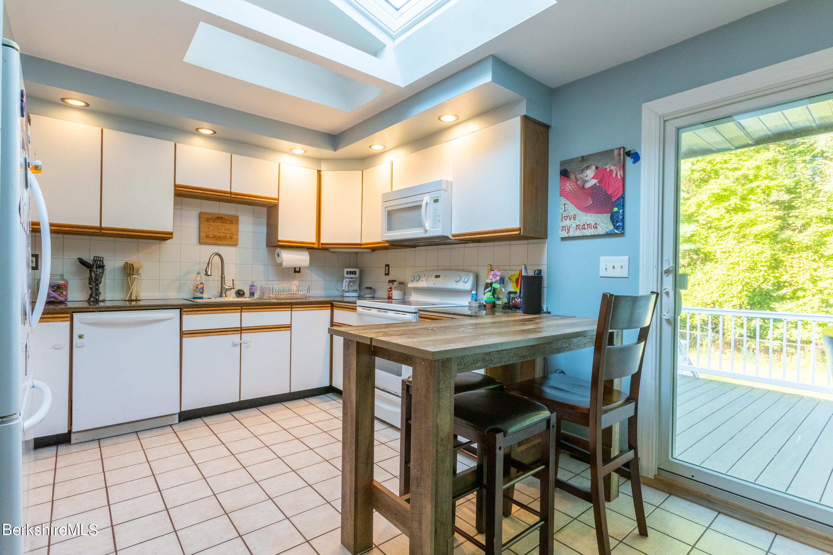 180 Partridge Road Pittsfield, MA 01201 - Photo 9 of 39 image-58