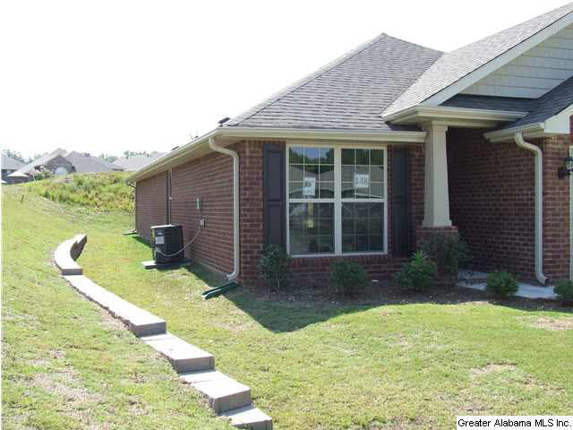 405 Marsh Circle Calera, AL 35040 - Photo 2 of 23