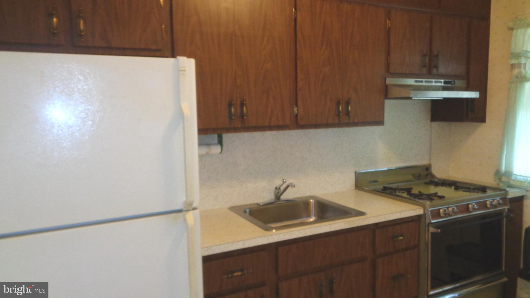 79 Wiltshire Road Baltimore, MD 21221 - Photo 6 of 23 Kitchen