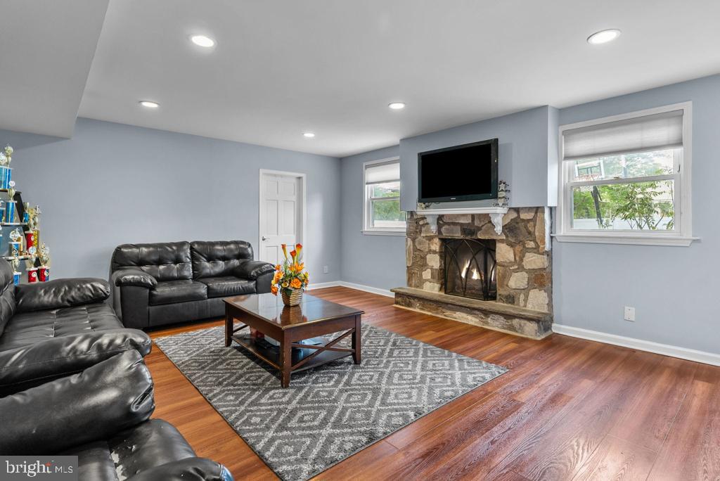 1643 Biddle Road Huntingdon Valley, PA 19006 - Photo 5 of 22