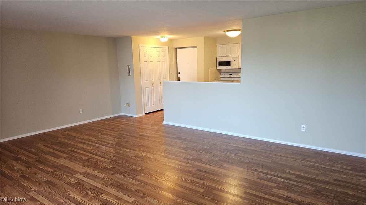 3400 Wooster Road, Unit 412 Rocky River, OH 44116 - Photo 4 of 34