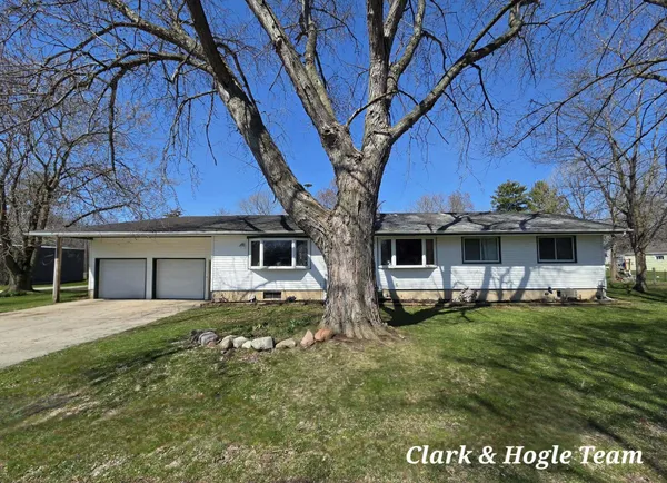 $225,000 | 645 Lyons Street, Lyons, MI 48851