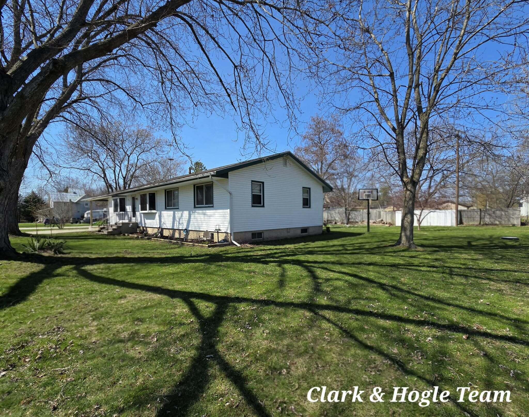 645 Lyons Street Lyons, MI 48851 - Photo 5 of 34 4570cf4b-c8e8-4b5c-9041-fa02b92b485e