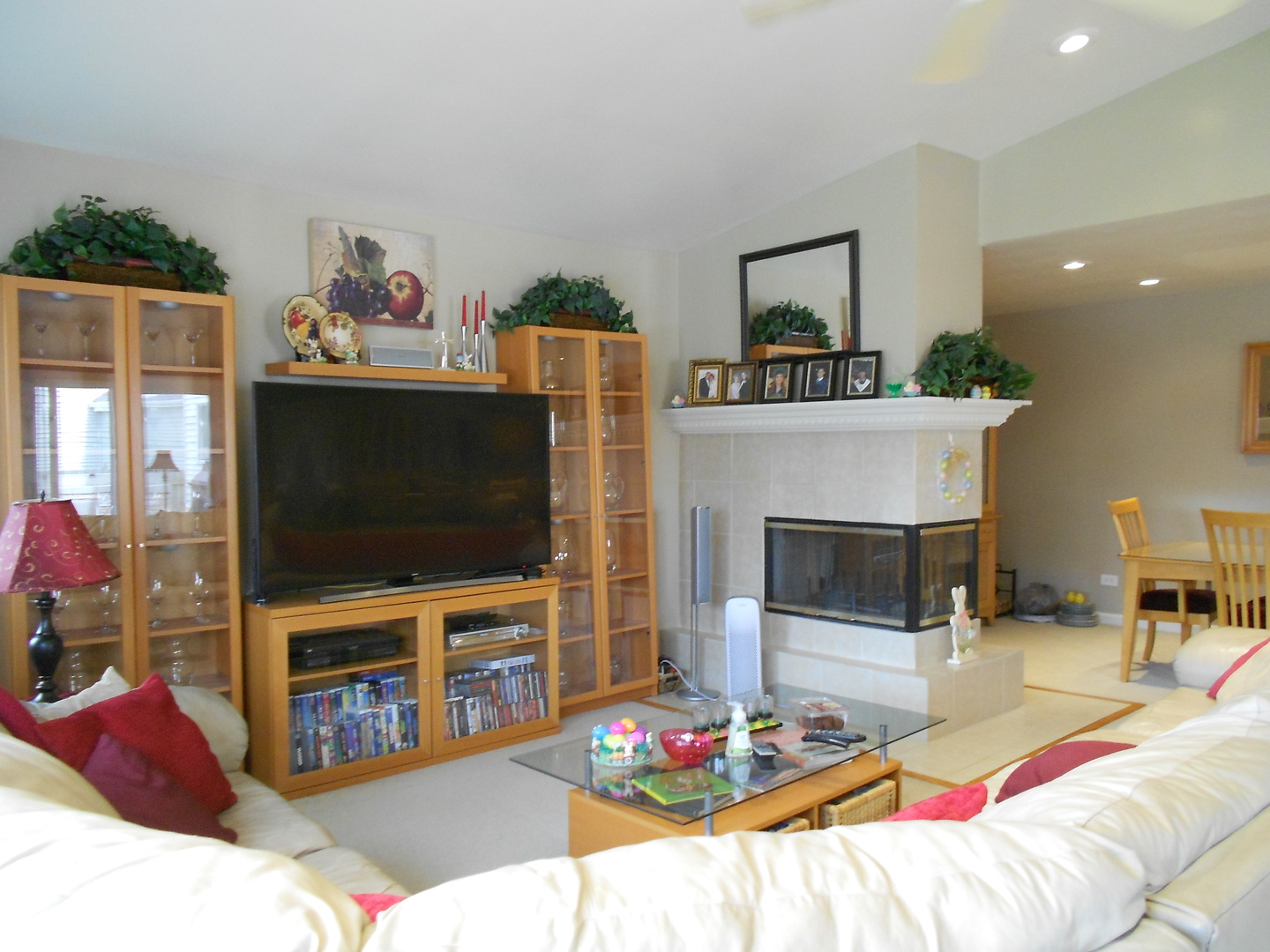 1359 Spring Valley Drive Carol Stream, IL 60188 - Photo 4 of 19