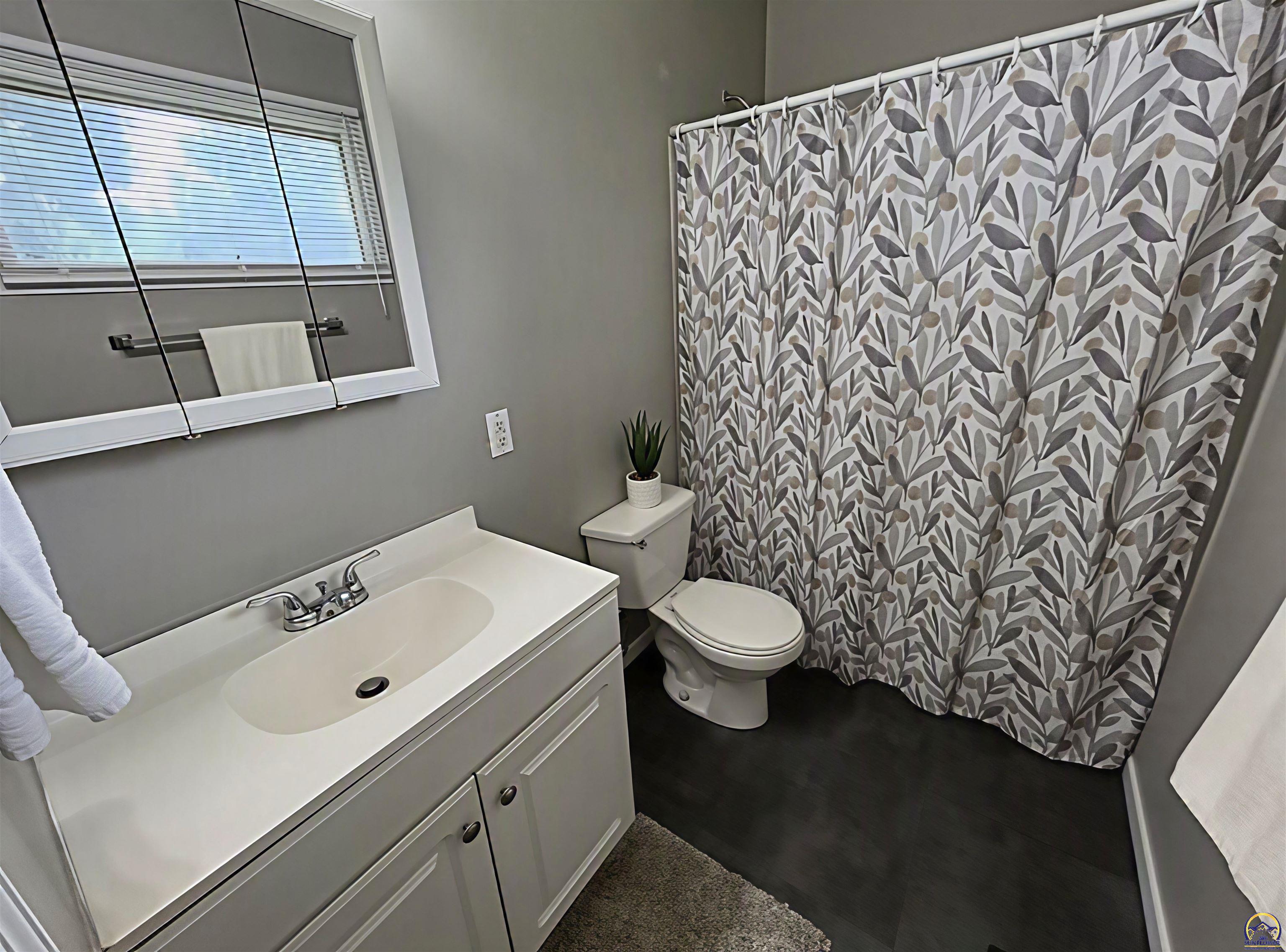 3912 Southwest 26th Street Topeka, KS 66614 - Photo 15 of 19