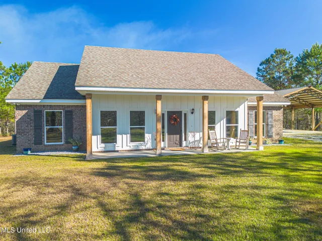 $599,999 | 49 Clear Lake Road, McHenry, MS 39561