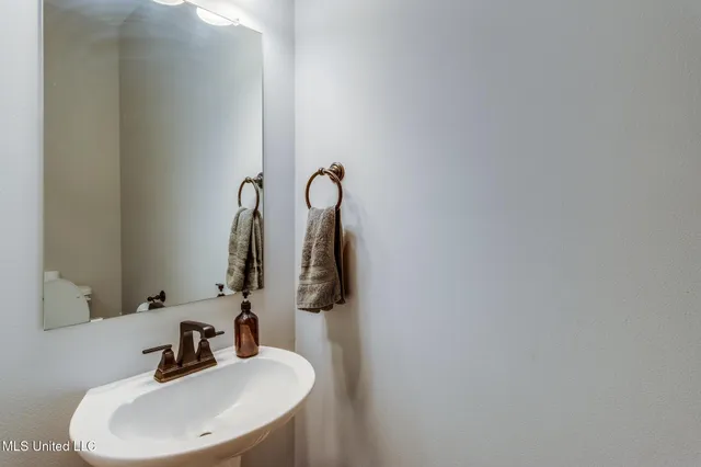 $599,999 | 49 Clear Lake Road, McHenry, MS 39561