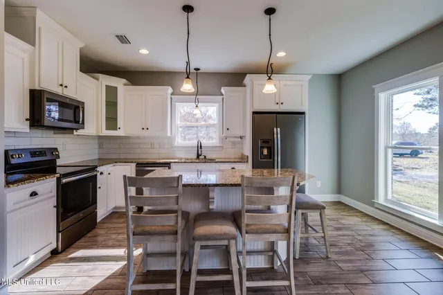 $599,999 | 49 Clear Lake Road, McHenry, MS 39561