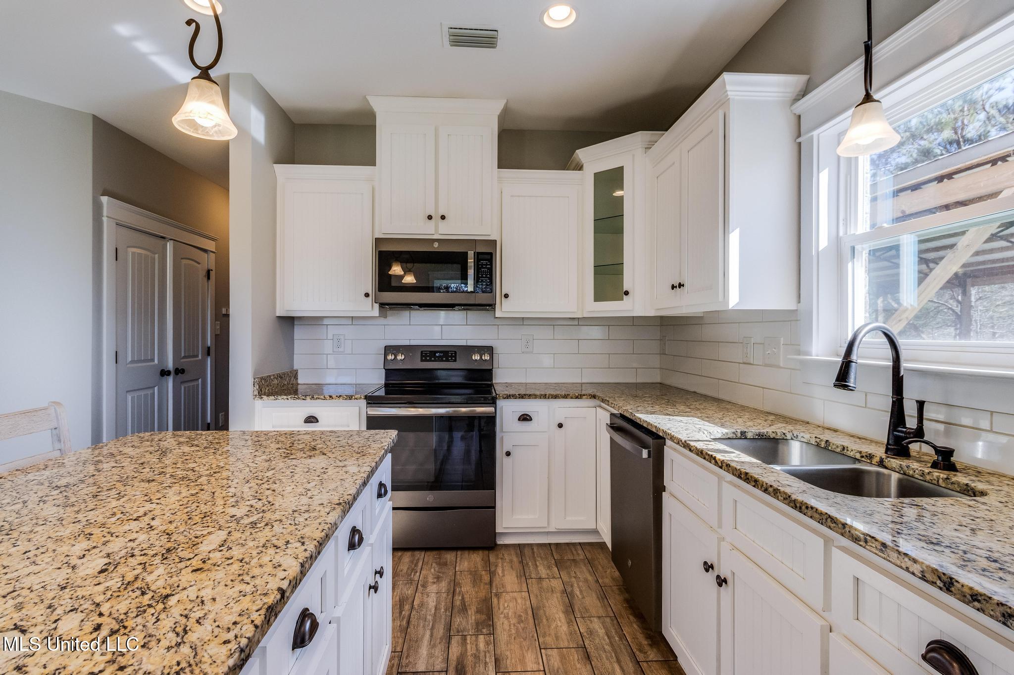 49 Clear Lake Road McHenry, MS 39561 - Photo 9 of 31 IMG_6981-Edit