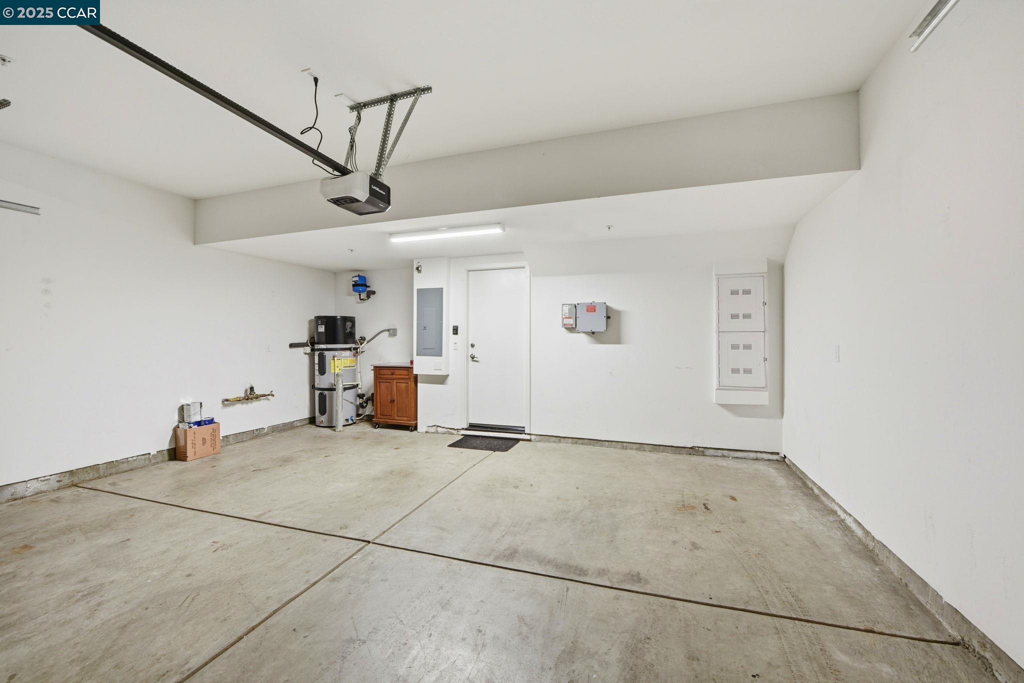 967 24th Street Oakland, CA 94607 - Photo 33 of 43 a view of a storage & utility room with two washing machine