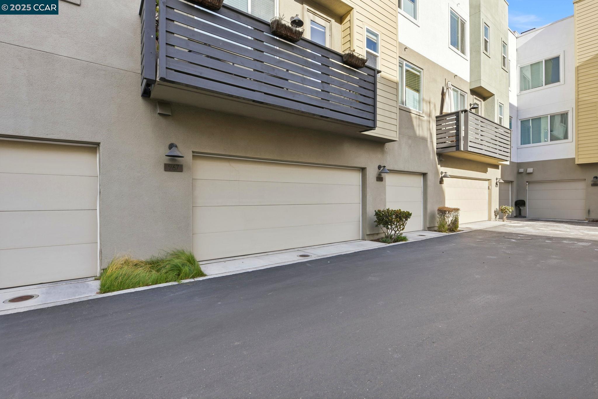 967 24th Street Oakland, CA 94607 - Photo 35 of 43 a view of a house with a street