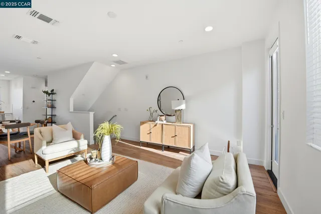 $714,800 | 967 24th Street, Oakland, CA 94607